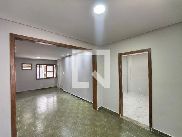 Casa aluguel em Região Geográfica Imediata do Rio de Janeiro, Região Metropolitana do Rio de Janeiro