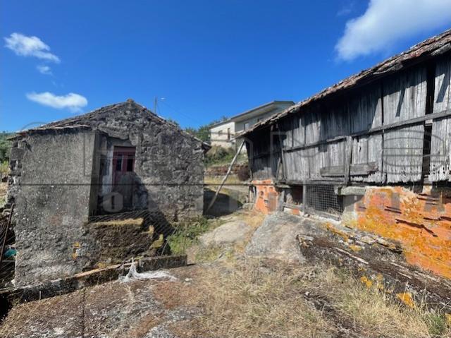 Casa venda em Oliveira Do Douro, Viseu
