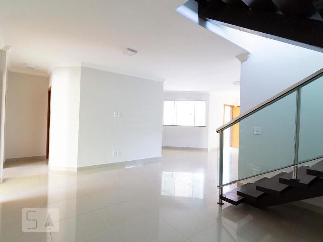 Casa aluguel em Região Geográfica Imediata de Uberlândia, Oliveira Fortes