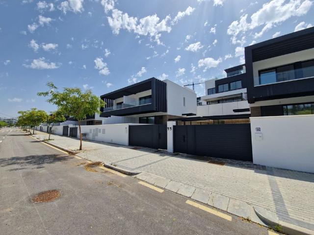 Chalet en venta en Nueva Atalaya, Costa del Sol Occidental