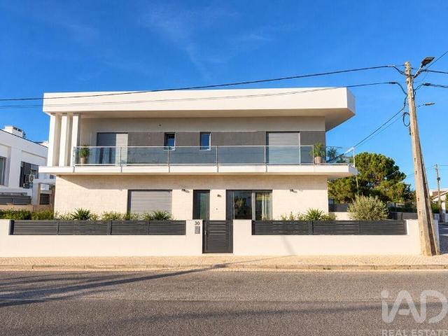 Casa venda em Fernão Ferro, Seixal