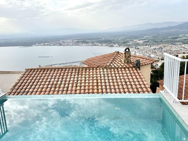 Casa en venta en Alt Empordà, Catalunya