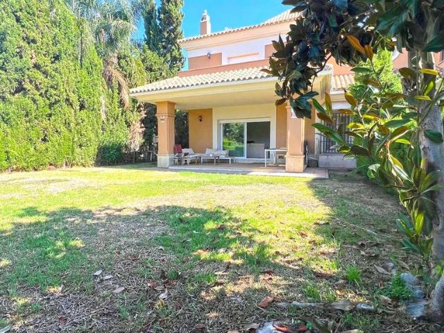 Chalet en venta en Divina Pastora, Costa del Sol Occidental