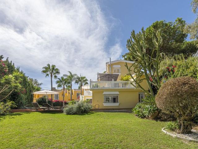 Casa en venta en Rícmar, Marbella