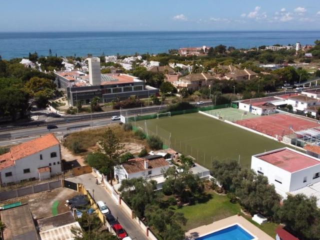 Casa en venta en Marbella, Elviria
