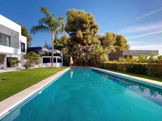 Casa en venta en La Carolina, Costa del Sol Occidental