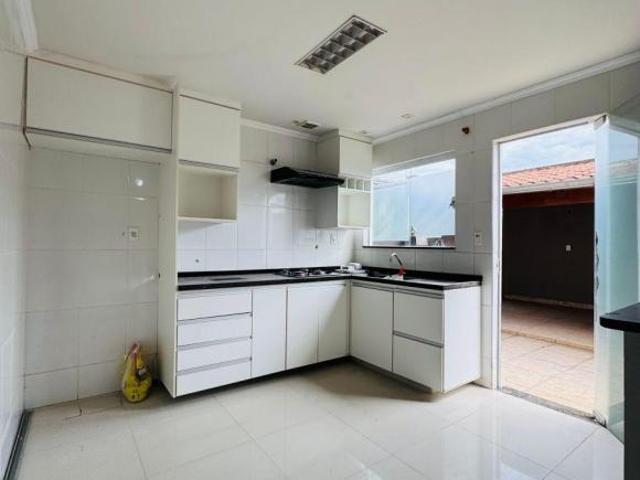 Casa venda em Centro, Varginha