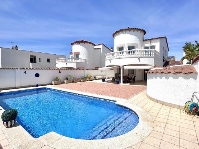 Casa en venta en Castelló D'empúries, Girona