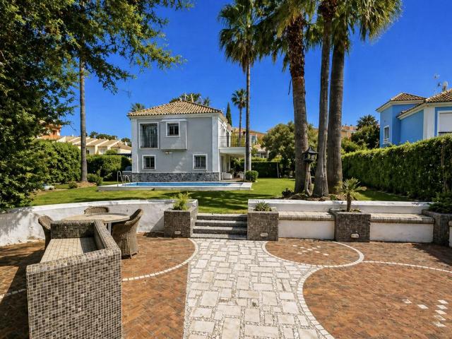 Casa en venta en San Luis de Sabinillas, Costa del Sol Occidental