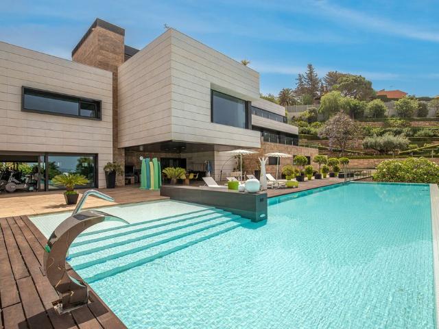 Casa en venta en Este, Málaga