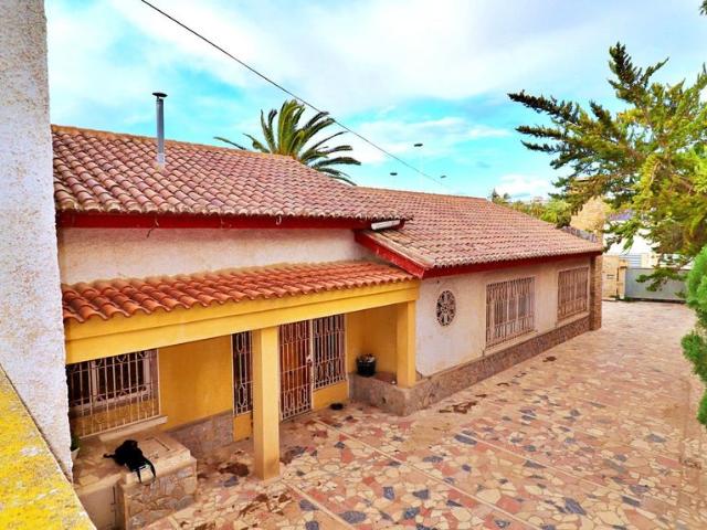 Casa en venta en Atzavares, el Baix Vinalopó
