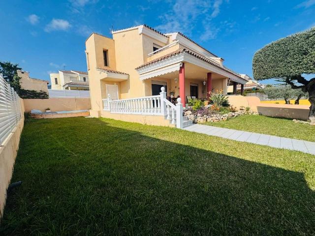 Chalet en venta en Mas dels Frares, la Plana Alta