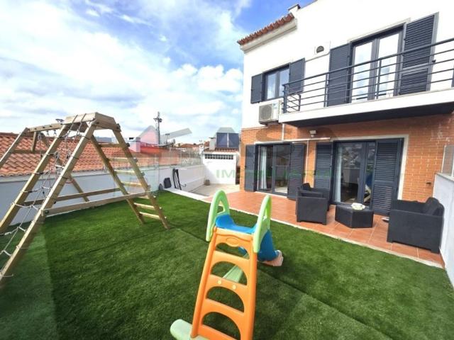 Casa venda em Pinheiro de Loures, Santiago Dos Velhos