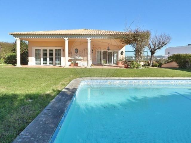 Casa alugar em Alto do Lagoal, Oeiras