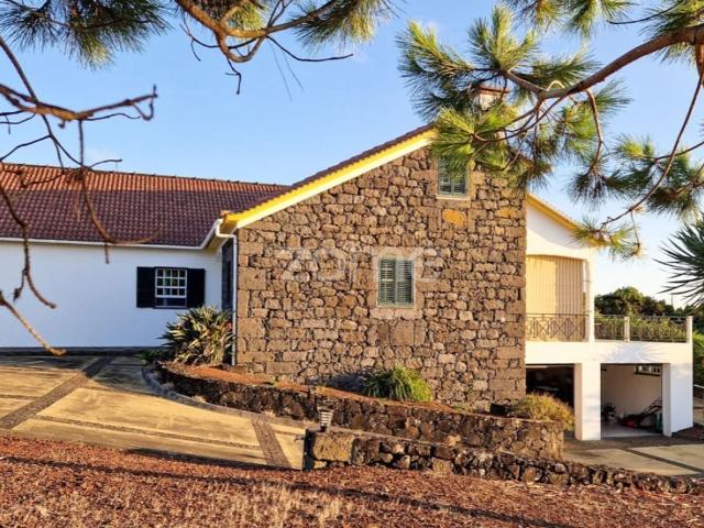 Casa venda em Açores, Madalena