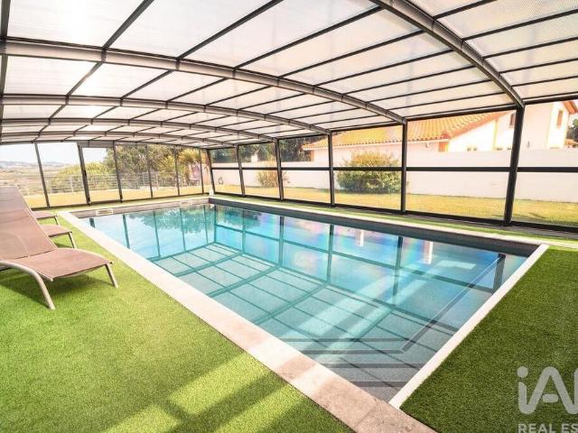 Casa venda em Cadaval, Vermelha