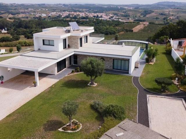 Casa venda em Cadaval, Vermelha