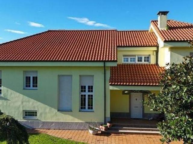 Casa en venta en Villanueva, Avilés