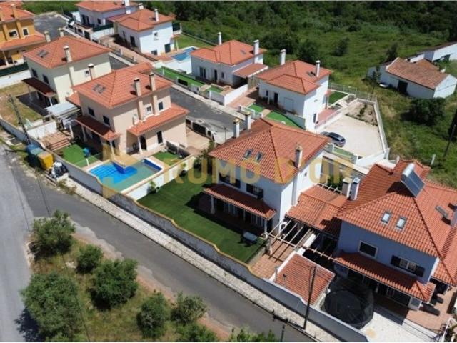 Casa venda em Alenquer (Santo Estêvão e Triana), Alenquer