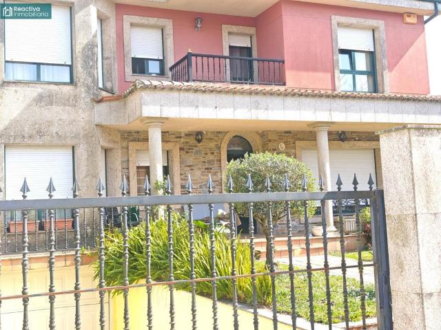 Casa en venta en Cacheiras, Santiago