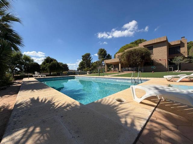 Casa en venta en Urbanització Sant Gerard, el Camp de Túria