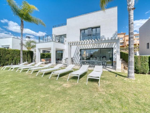 Casa en venta en Barriada Islas Canarias, Costa del Sol Occidental