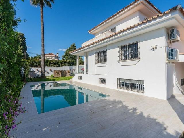 Casa en venta en Barriada Islas Canarias, Costa del Sol Occidental