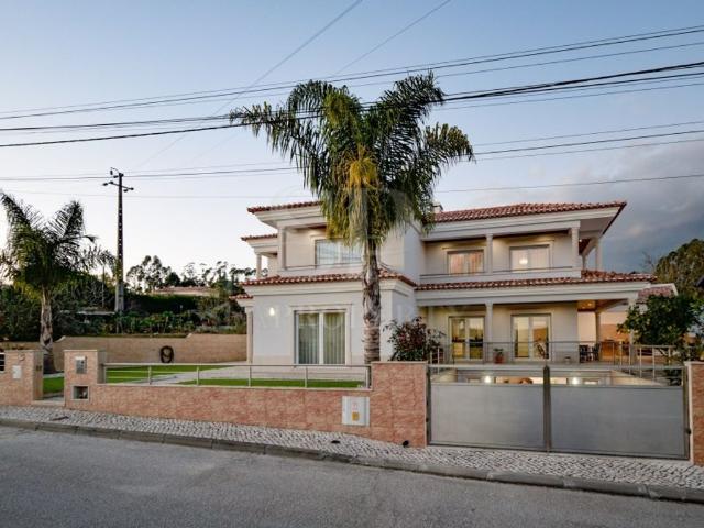 Casa venda em Pederneira, Valado Dos Frades