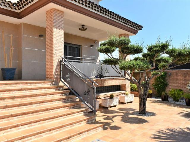 Casa en venta en Corea, Gandia
