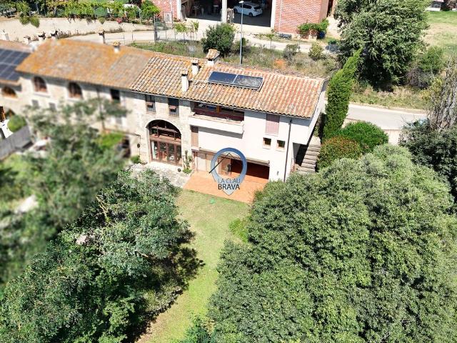 Villa en venta en Palol De Revardit