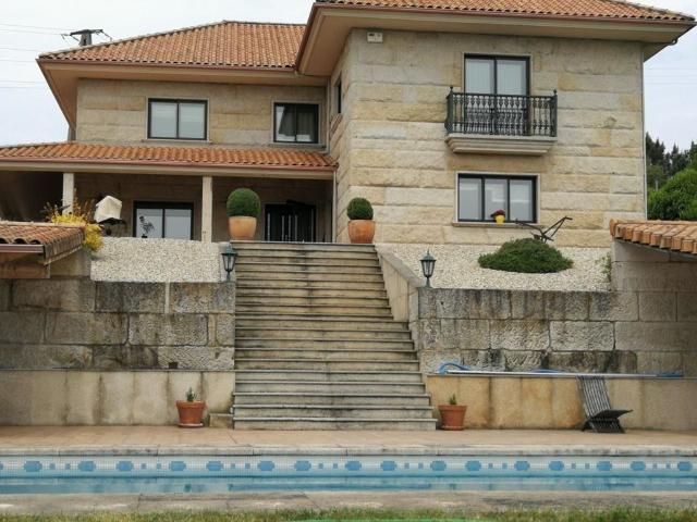 Casa en venta en O Cumial, Ourense