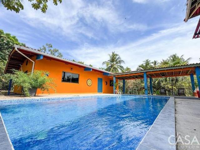 Precio Reducido! Casa de 4 dormitorios con piscina y casa de Huéspedes en Playa Las Lajas Chiriqui