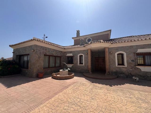 Casa en venta en San Luis de Sabinillas, Costa del Sol Occidental