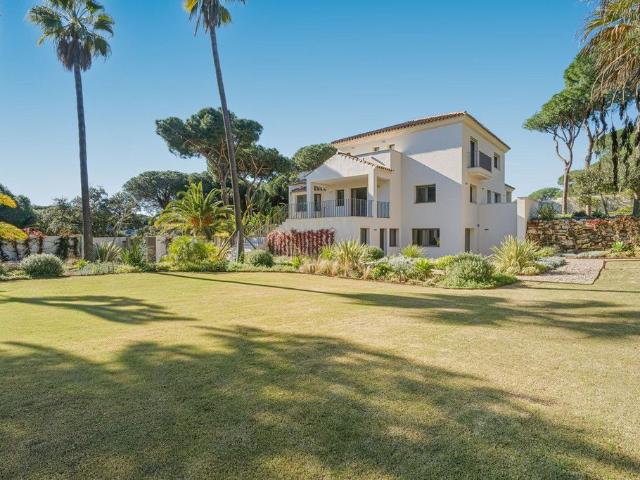 Casa en venta en Divina Pastora, Marbella