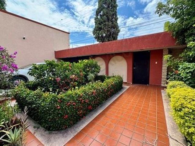 Casa de 590 m2 de terreno con recámara en planta baja en Cintalapa muy cerca del centro