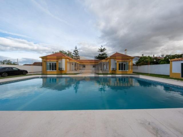 Casa venda em Cortiçóis, Almeirim
