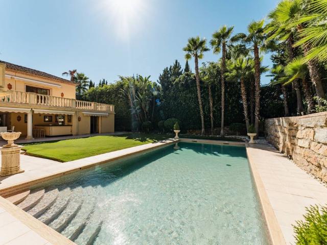 Casa en venta en Nueva Andalucía, Costa del Sol Occidental