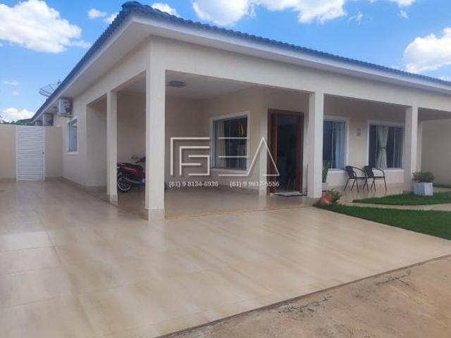 Casa venda em Região Geográfica Imediata de Águas Lindas de Goiás, Região Integrada de Desenvolvimento do Distrito Federal e Entorno