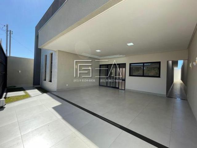 Casa venda em Região Geográfica Imediata de Águas Lindas de Goiás, Região Integrada de Desenvolvimento do Distrito Federal e Entorno