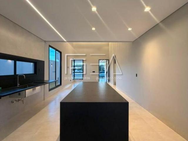 Casa venda em Região Geográfica Imediata de Águas Lindas de Goiás, Região Integrada de Desenvolvimento do Distrito Federal e Entorno