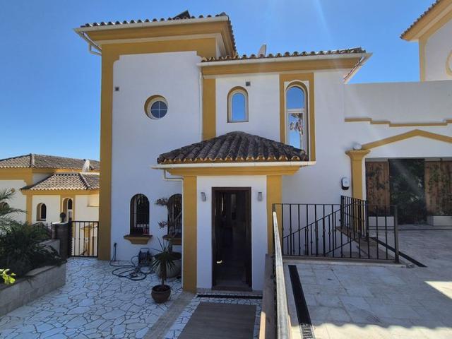 Casa en venta en Artola, Costa del Sol Occidental