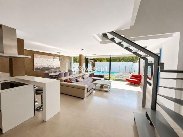 Chalet en venta en Nueva Andalucía, Costa del Sol Occidental