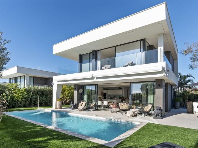 Casa en venta en San Luis de Sabinillas, Costa del Sol Occidental