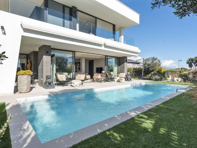 Casa en venta en San Luis de Sabinillas, Costa del Sol Occidental