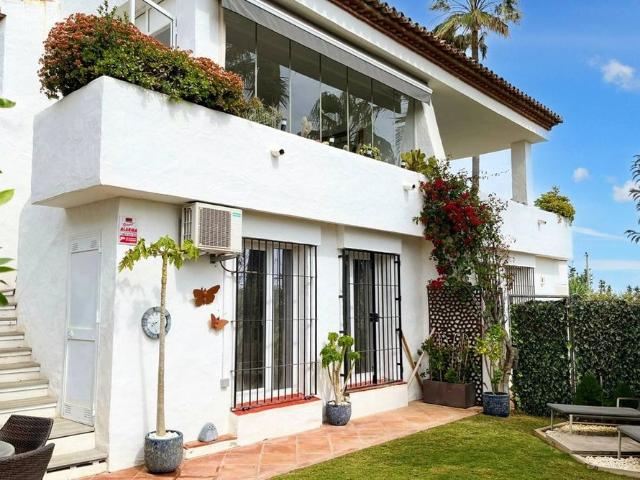 Chalet en venta en Castillo de la Duquesa, Costa del Sol Occidental