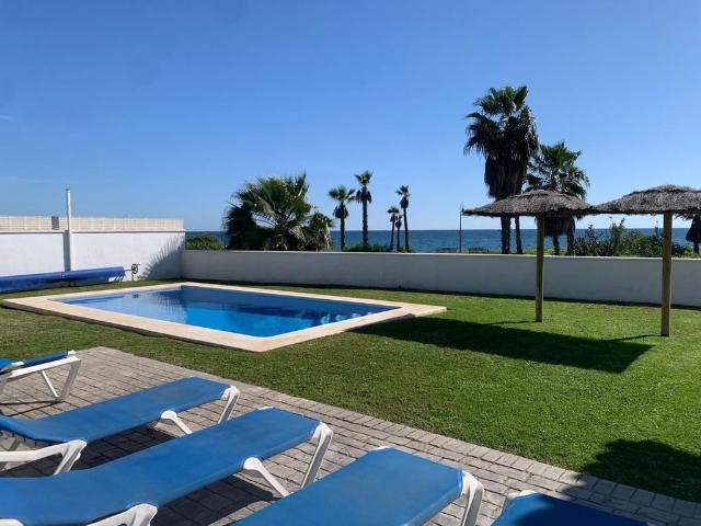 Casa en venta en Barriada Islas Canarias, Costa del Sol Occidental