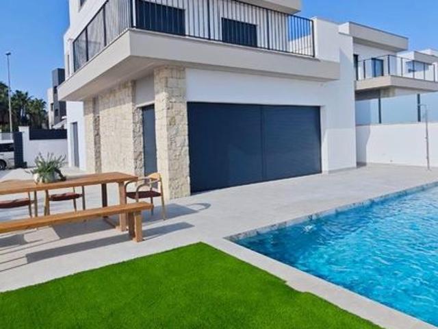 Casa en venta en San Miguel De Salinas, Las Escalericas