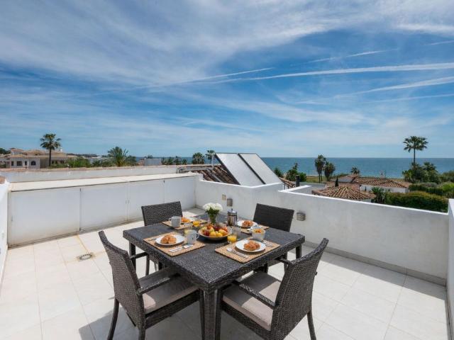 Casa en venta en Barriada Islas Canarias, Costa del Sol Occidental