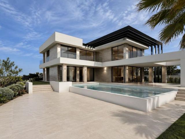 Casa en venta en Barriada Islas Canarias, Costa del Sol Occidental