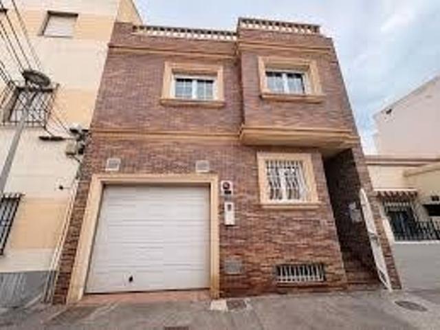 Chalet en venta en El Zapillo, Almería